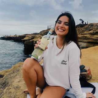 Natalie Noel Mariduena feet photo thumbnail