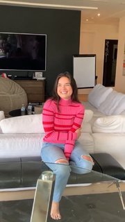Natalie Noel Mariduena feet photo thumbnail