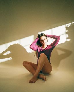 Natalie Noel Mariduena feet photo thumbnail