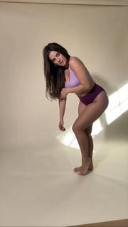 Natalie Noel Mariduena feet photo thumbnail