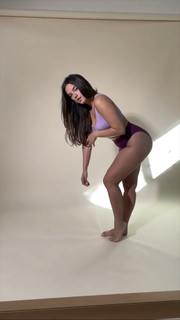 Natalie Noel Mariduena feet photo thumbnail