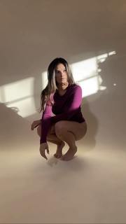 Natalie Noel Mariduena feet photo thumbnail