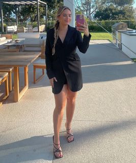 Natalie Noel Mariduena feet photo thumbnail