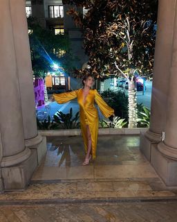 Natalie Noel Mariduena feet photo thumbnail