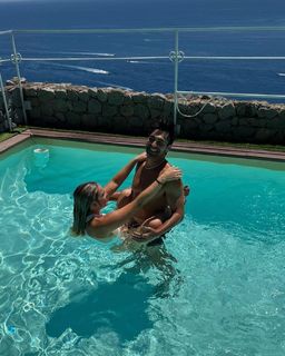 Natalie Noel Mariduena feet photo thumbnail