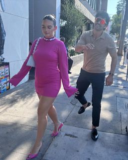 Natalie Noel Mariduena feet photo thumbnail