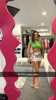 Natalie Noel Mariduena feet photo thumbnail
