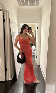 Natalie Noel Mariduena feet photo thumbnail