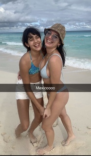 Natalie Noel Mariduena feet photo thumbnail
