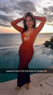 Natalie Noel Mariduena feet photo thumbnail