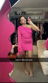 Natalie Noel Mariduena feet photo thumbnail