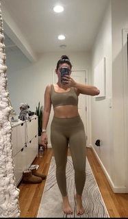 Natalie Noel Mariduena feet photo thumbnail
