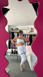 Natalie Noel Mariduena feet photo thumbnail