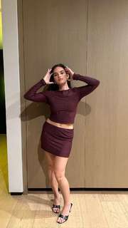 Natalie Noel Mariduena feet photo thumbnail