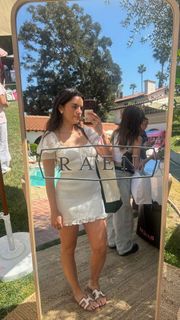 Natalie Noel Mariduena feet photo thumbnail