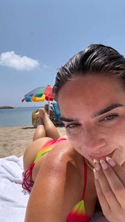 Natalie Noel Mariduena feet photo thumbnail