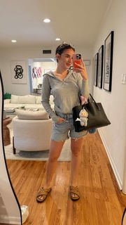 Natalie Noel Mariduena feet photo thumbnail