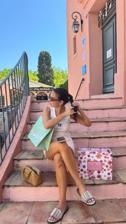 Natalie Noel Mariduena feet photo thumbnail