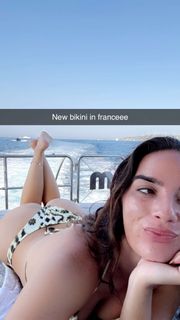 Natalie Noel Mariduena feet photo thumbnail