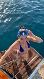 Natalie Noel Mariduena feet photo thumbnail