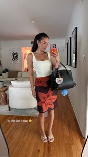 Natalie Noel Mariduena feet photo thumbnail