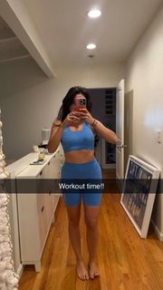 Natalie Noel Mariduena feet photo thumbnail