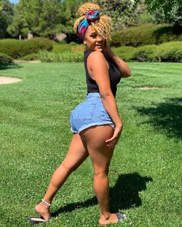 Natalie Nunn feet photo 16