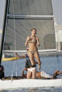 Natalie Pinkham feet photo thumbnail