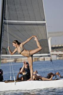 Natalie Pinkham feet photo thumbnail