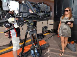 Natalie Pinkham feet photo thumbnail