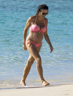 Natalie Pinkham feet photo thumbnail