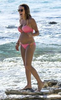 Natalie Pinkham feet photo thumbnail