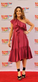 Natalie Pinkham feet photo thumbnail