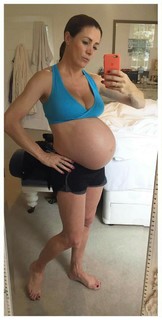 Natalie Pinkham feet photo thumbnail