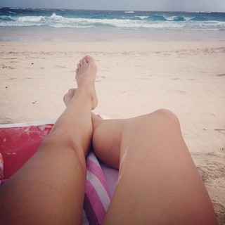 Natalie Pinkham feet photo thumbnail