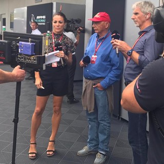 Natalie Pinkham feet photo thumbnail