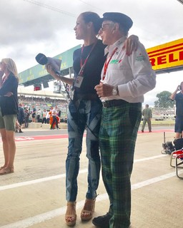 Natalie Pinkham feet photo thumbnail