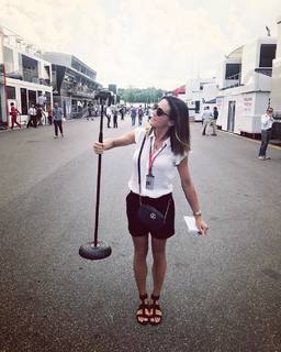 Natalie Pinkham feet photo thumbnail