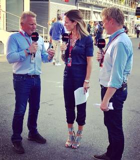 Natalie Pinkham feet photo thumbnail