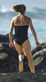 Natalie Pinkham feet photo thumbnail