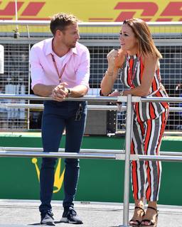 Natalie Pinkham feet photo thumbnail