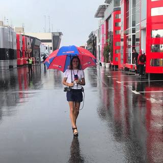 Natalie Pinkham feet photo thumbnail