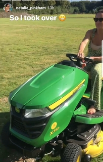 Natalie Pinkham feet photo thumbnail