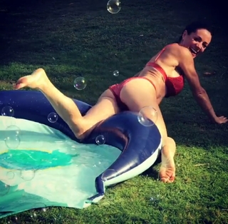 Natalie Pinkham feet photo thumbnail