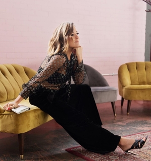 Natalie Pinkham feet photo thumbnail