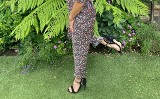 Natalie Pinkham feet photo thumbnail