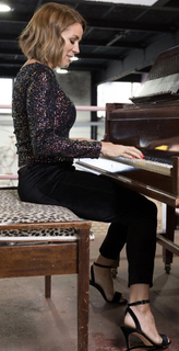 Natalie Pinkham feet photo thumbnail