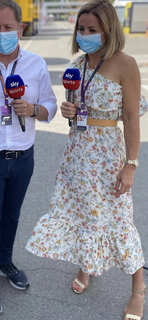 Natalie Pinkham feet photo thumbnail