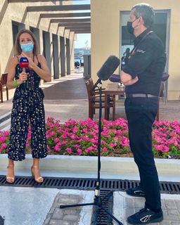 Natalie Pinkham feet photo thumbnail