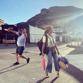 Natalie Pinkham feet photo thumbnail